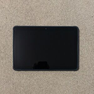 Amazon fire tablet (barely used/like new)